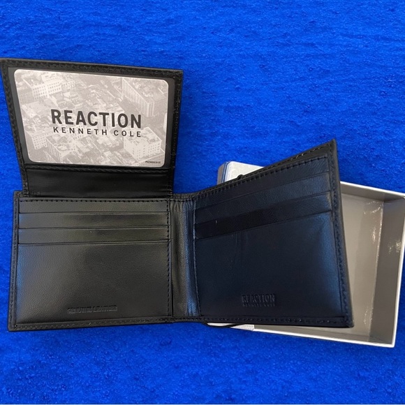 Kenneth Cole Wallet - Picture 5 of 6